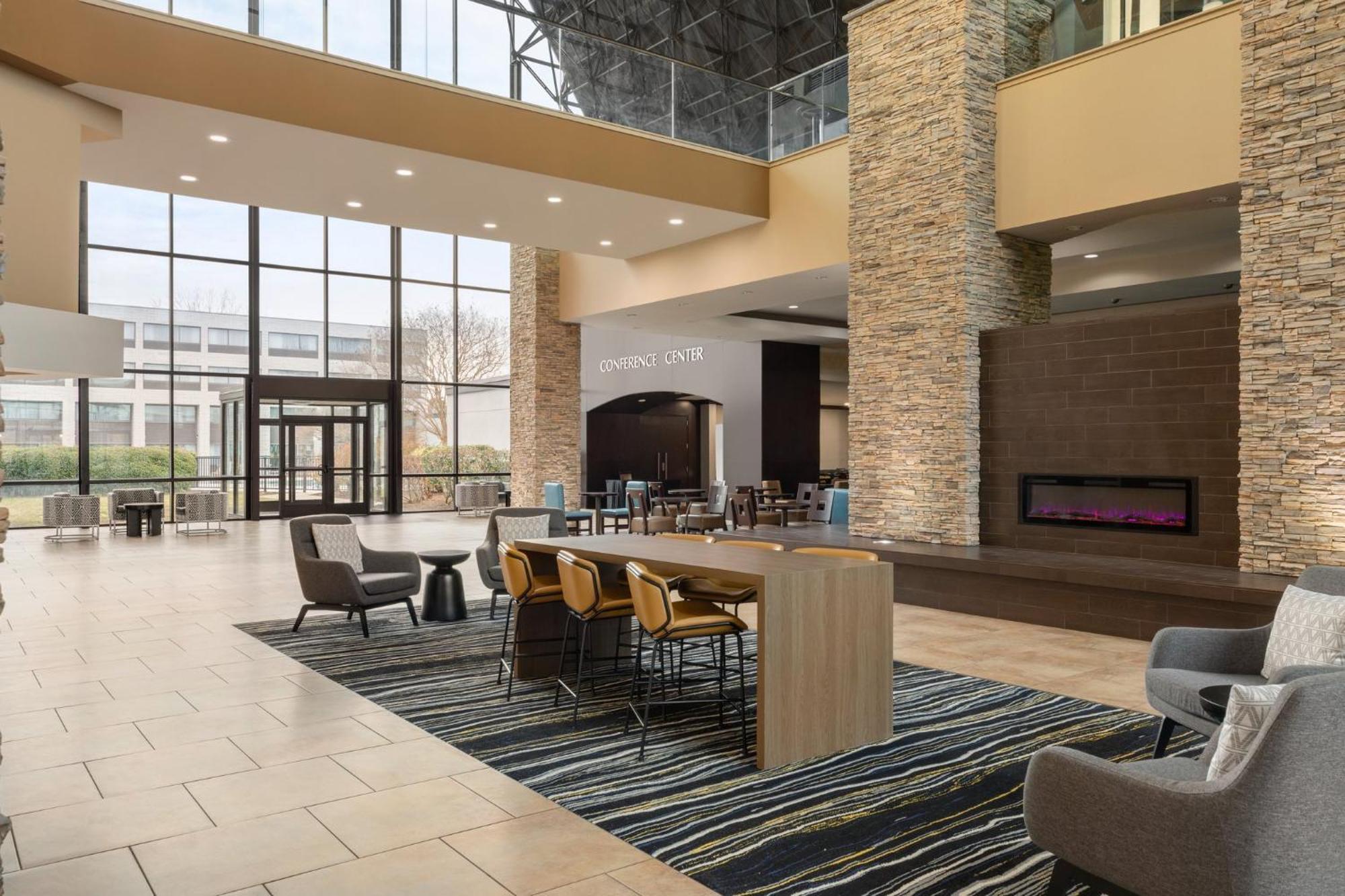 Holiday Inn Virginia Beach - Norfolk By Ihg Exterior photo
